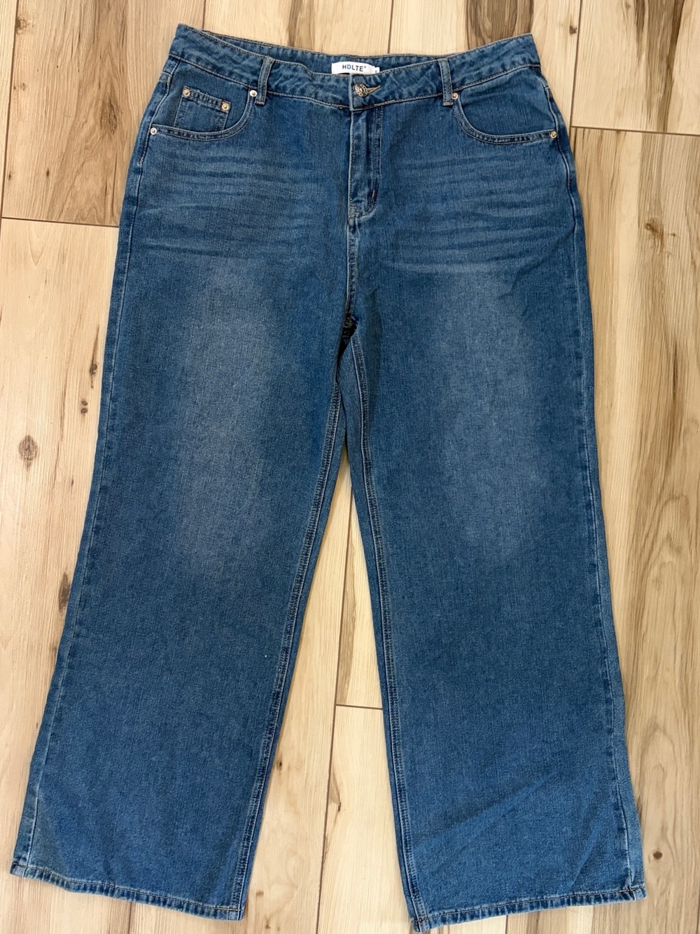Wide Leg Jeans in Medium Blue - Women